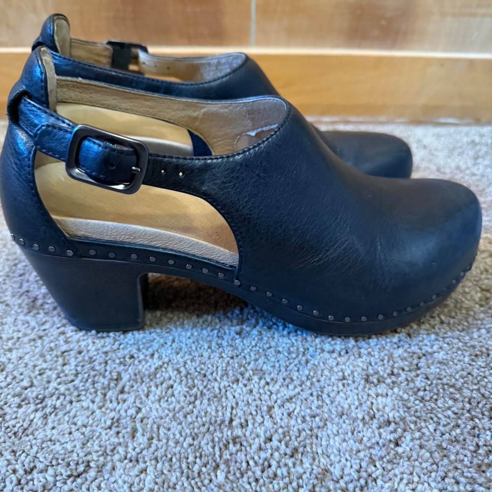Dansko Sassy Black Leather Studded Chunky Platform Clogs EU 40